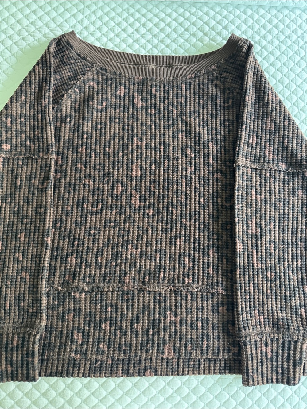 American Eagle Off-the-Shoulder Ribbed Sweater in Brown with Pink Flecks